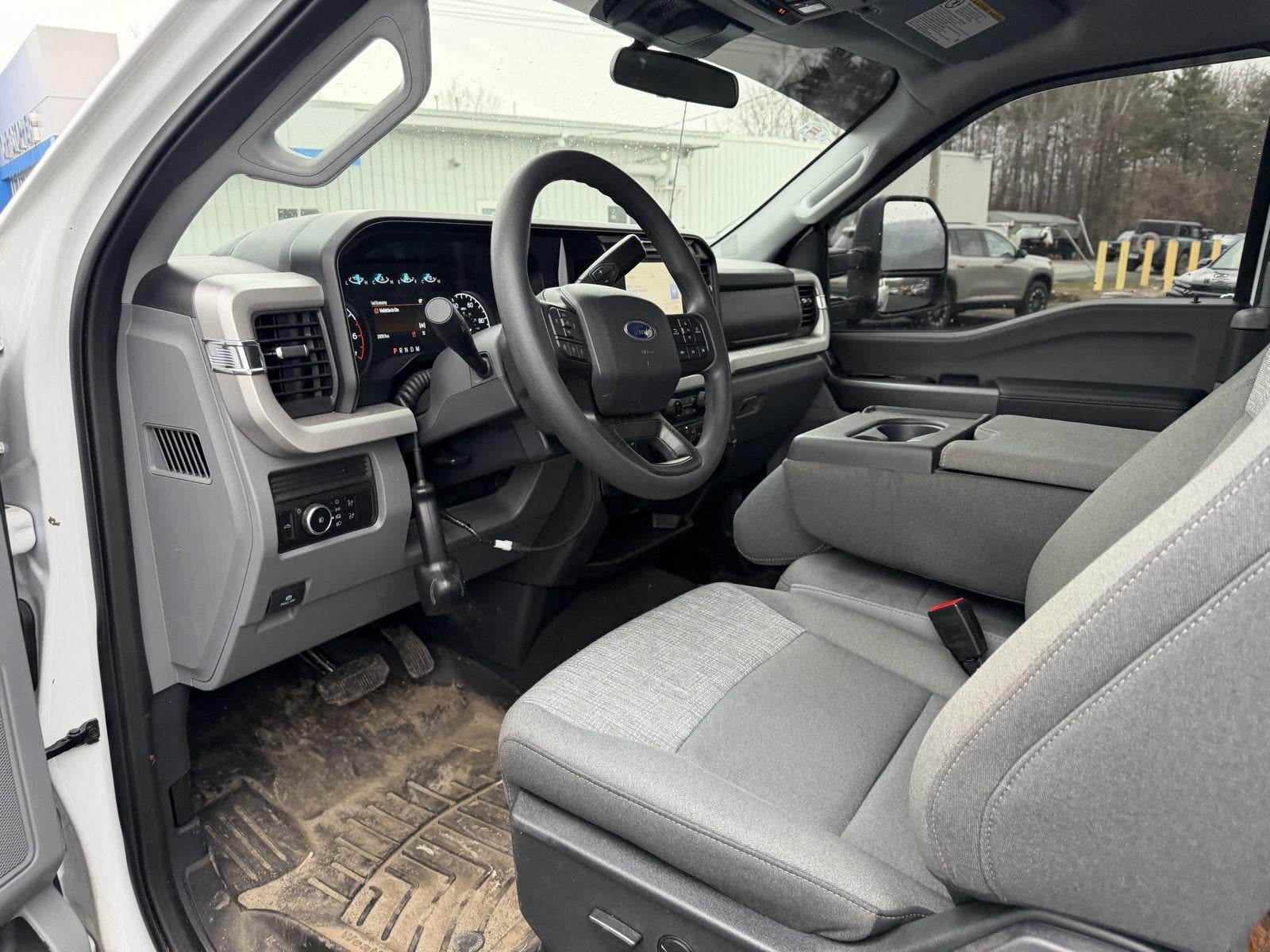 2025 Ford Super Duty F-350 SRW XL