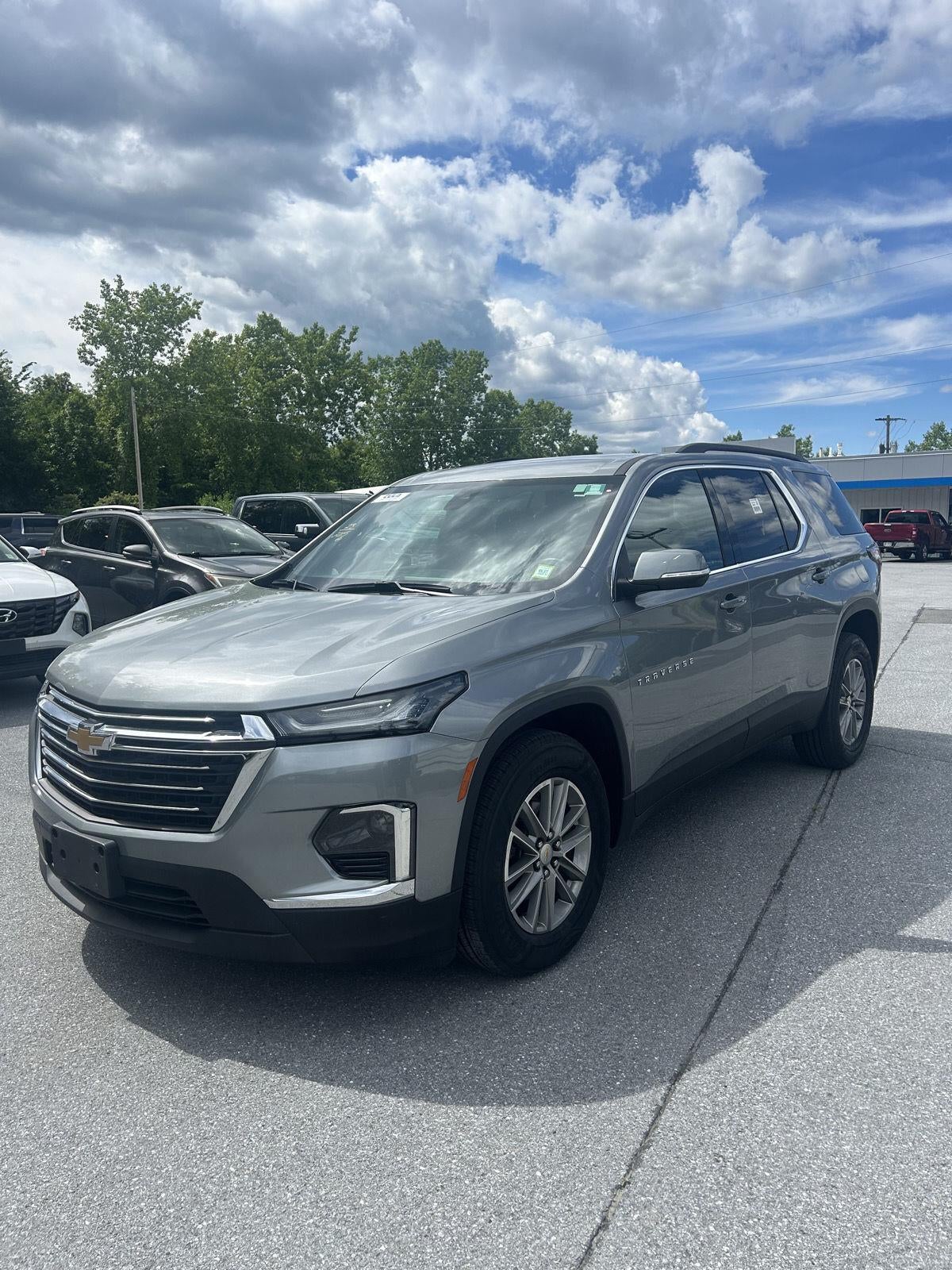 2023 Chevrolet Traverse LT Leather