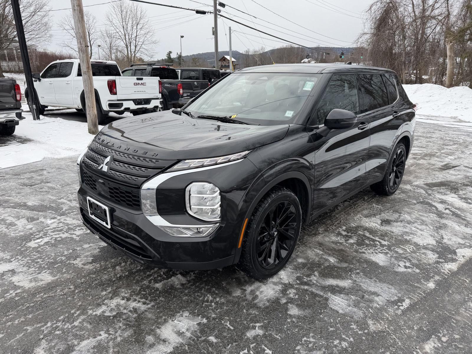 2022 Mitsubishi Outlander SE