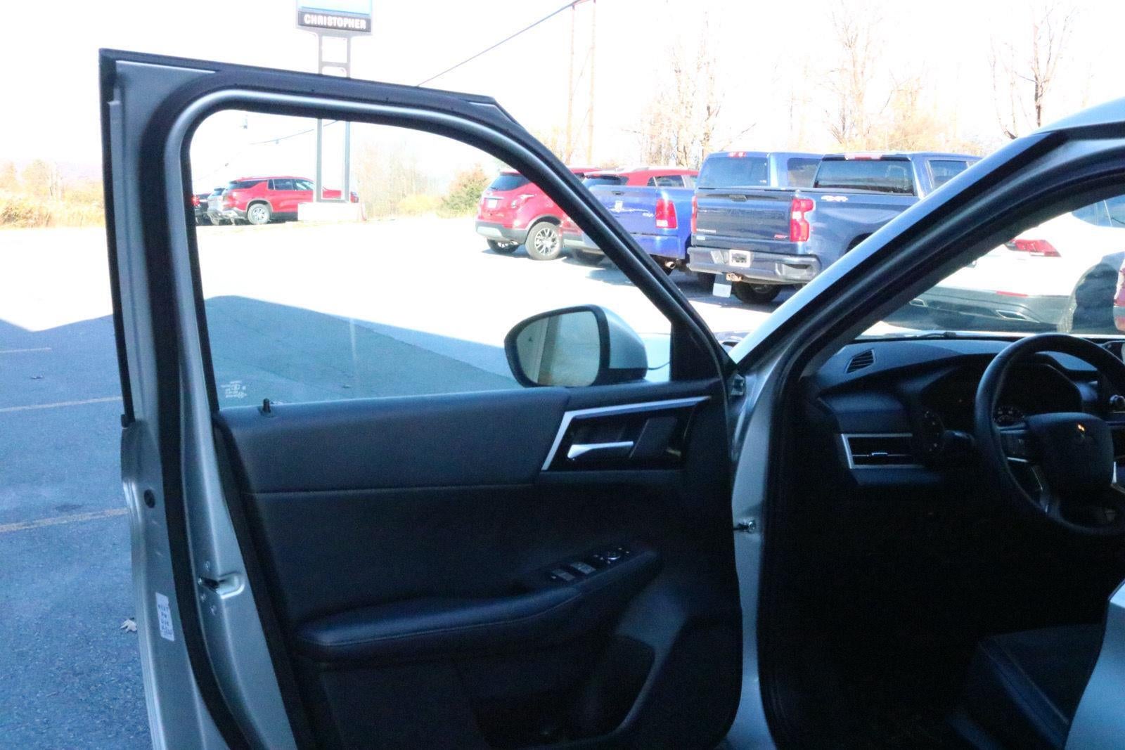 2024 Mitsubishi Outlander SE