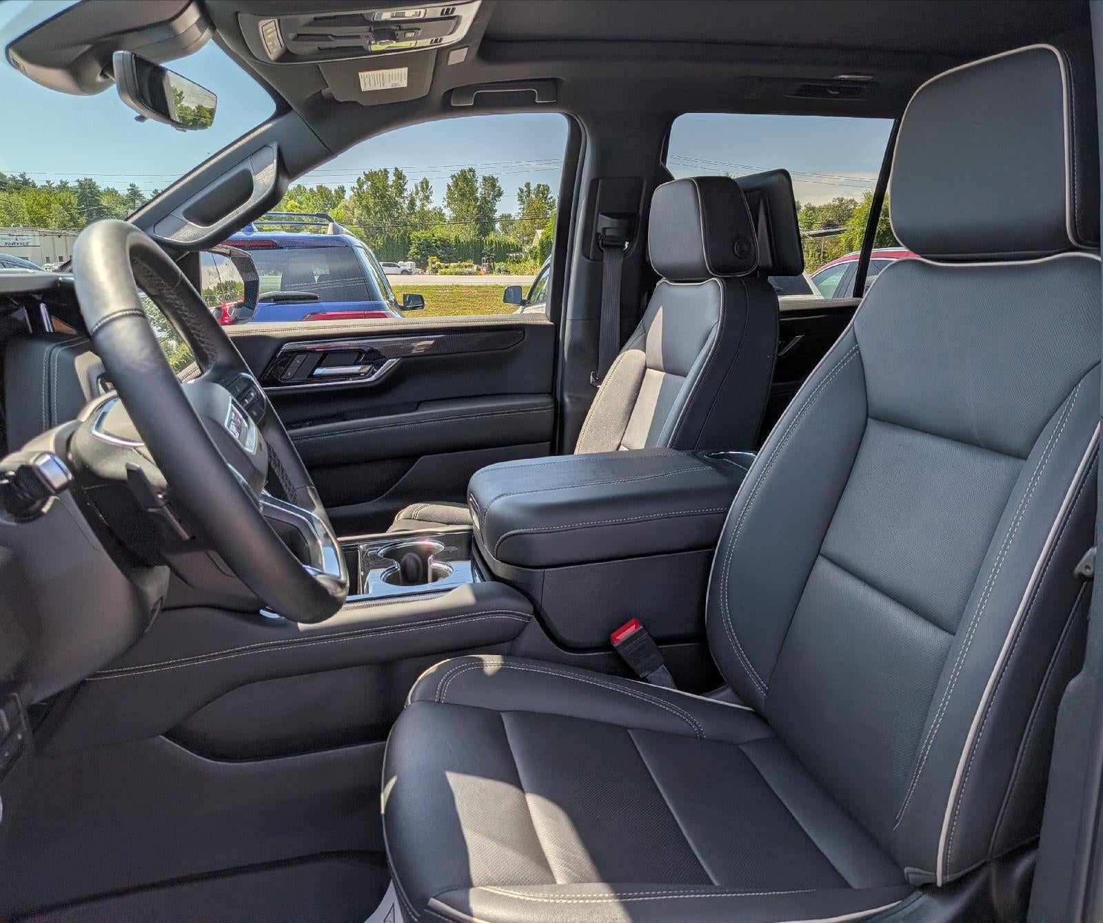 2025 GMC Yukon Elevation