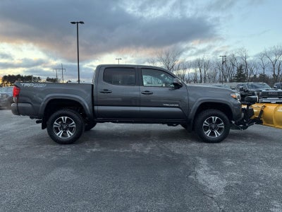 2016 Toyota Tacoma SR