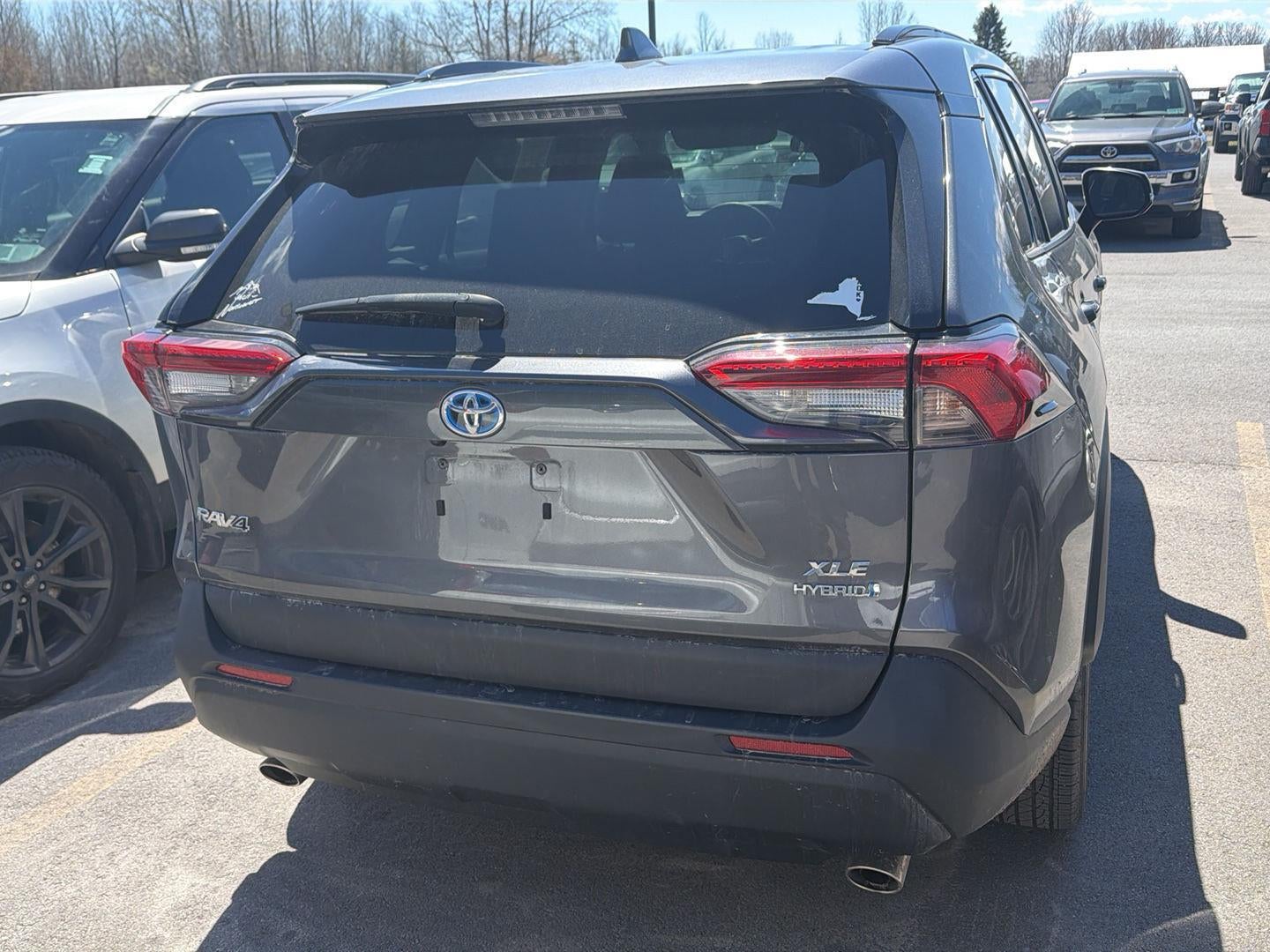 2022 Toyota RAV4 Hybrid XLE