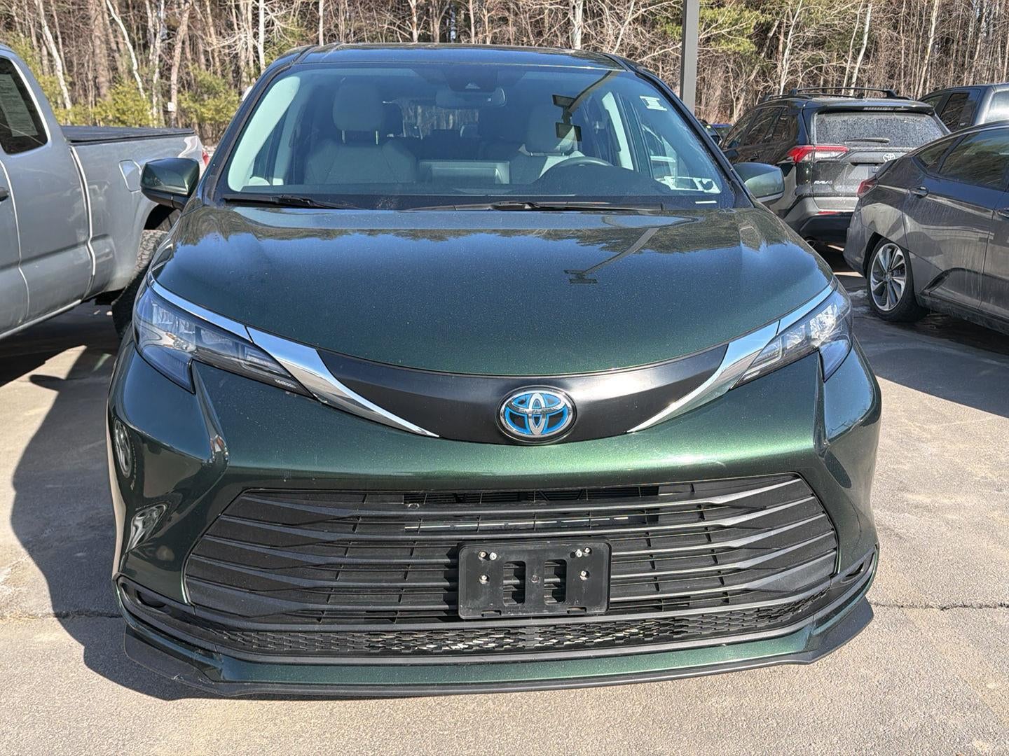 2024 Toyota Sienna LE