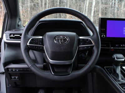 2025 Toyota Sienna Woodland Edition