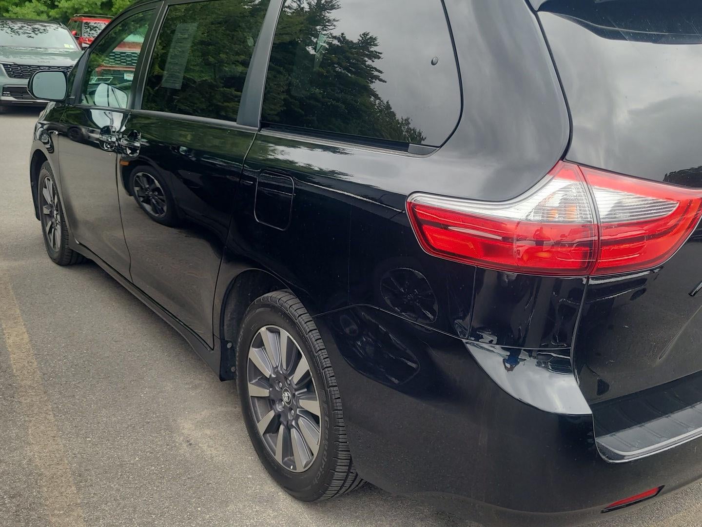 2020 Toyota Sienna XLE