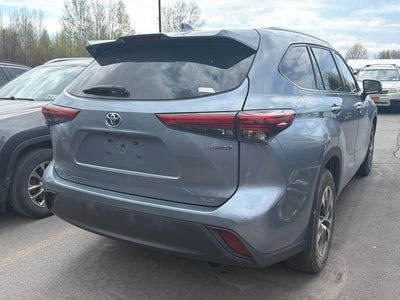 2022 Toyota Highlander Hybrid XLE