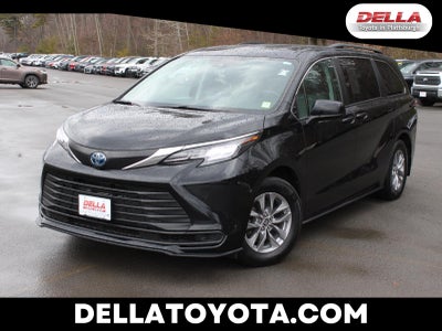 2022 Toyota Sienna LE