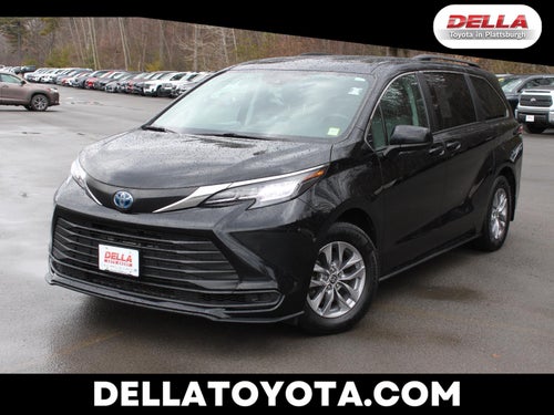 2022 Toyota Sienna LE