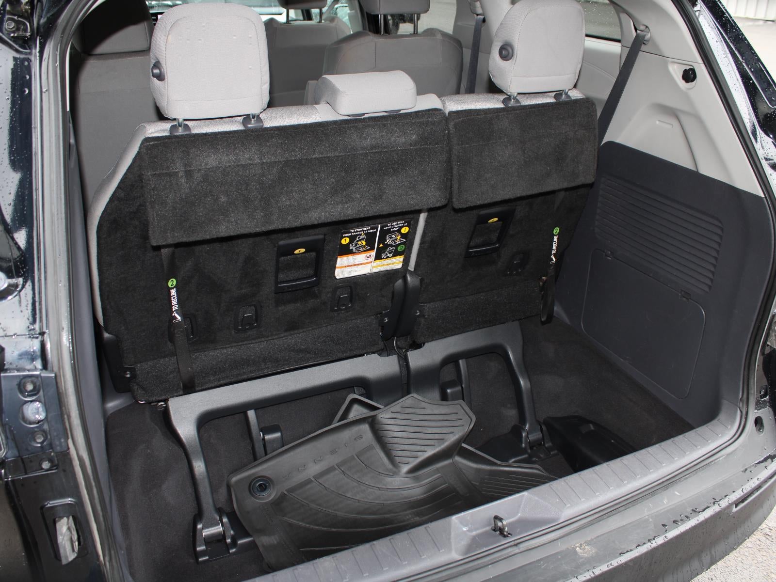 2022 Toyota Sienna LE