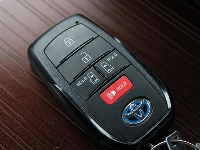 2022 Toyota Sienna LE