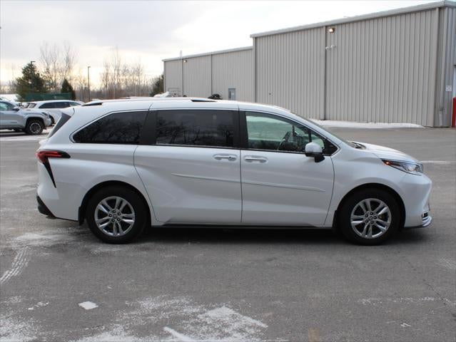 2023 Toyota Sienna Limited