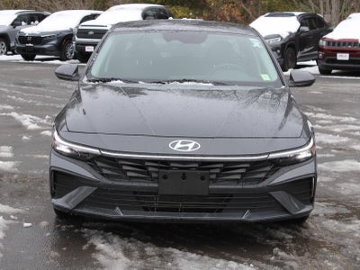 2024 Hyundai Elantra SE
