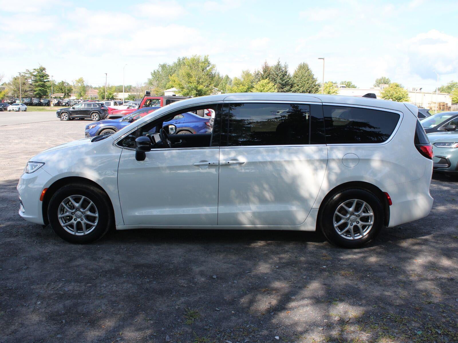 2026 Chrysler Pacifica Select Front Wheel Drive 9-SPEED 948TE AUTOMATIC