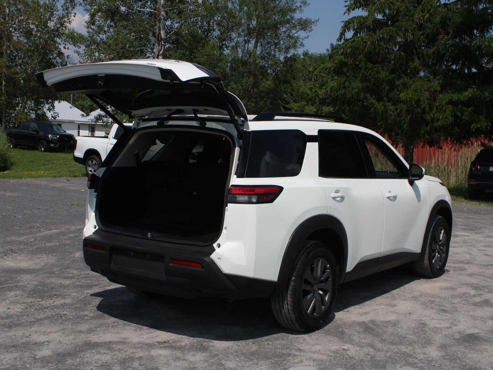2025 Nissan Pathfinder SV Four Wheel Drive Automatic
