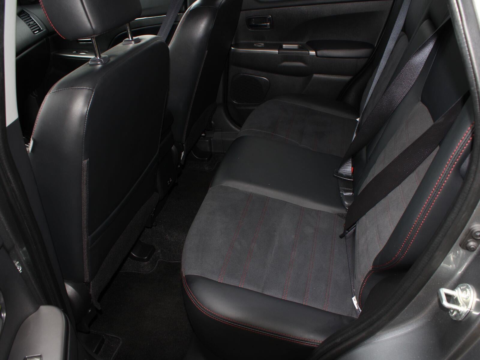 2025 Mitsubishi Outlander Sport SE