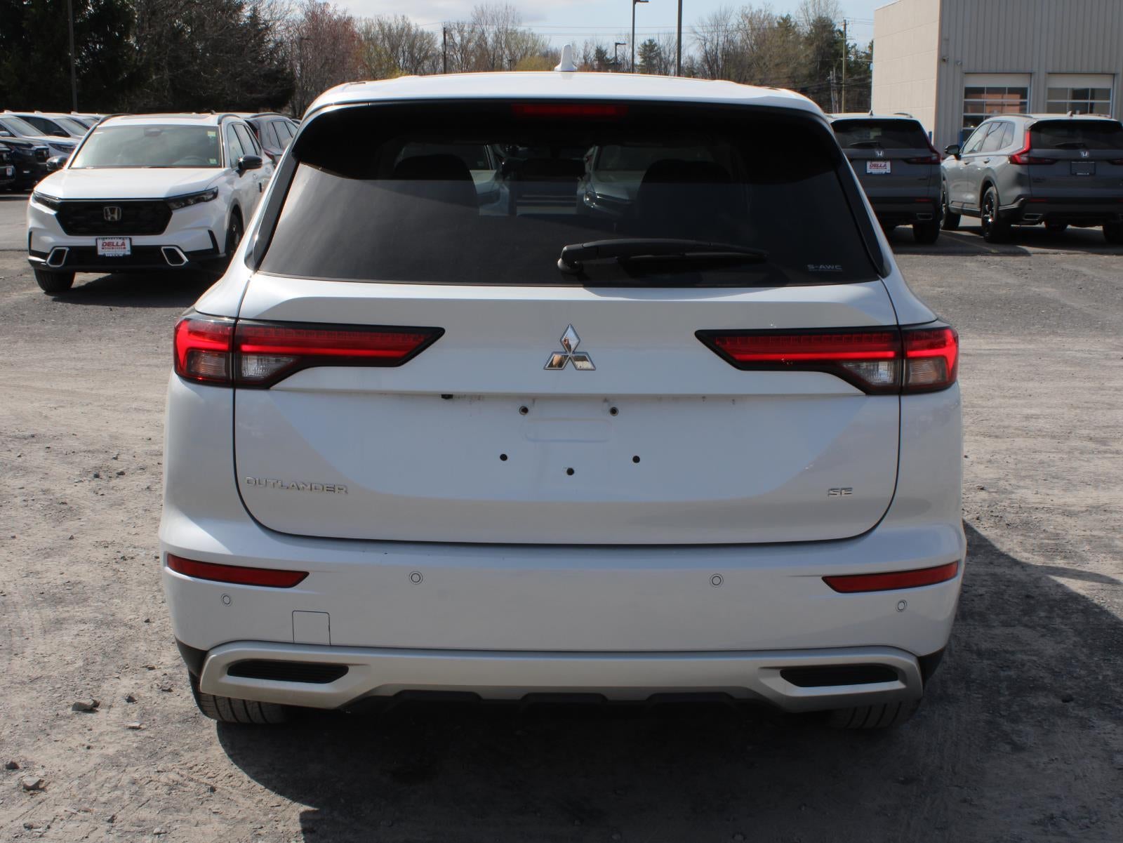 2024 Mitsubishi Outlander SE