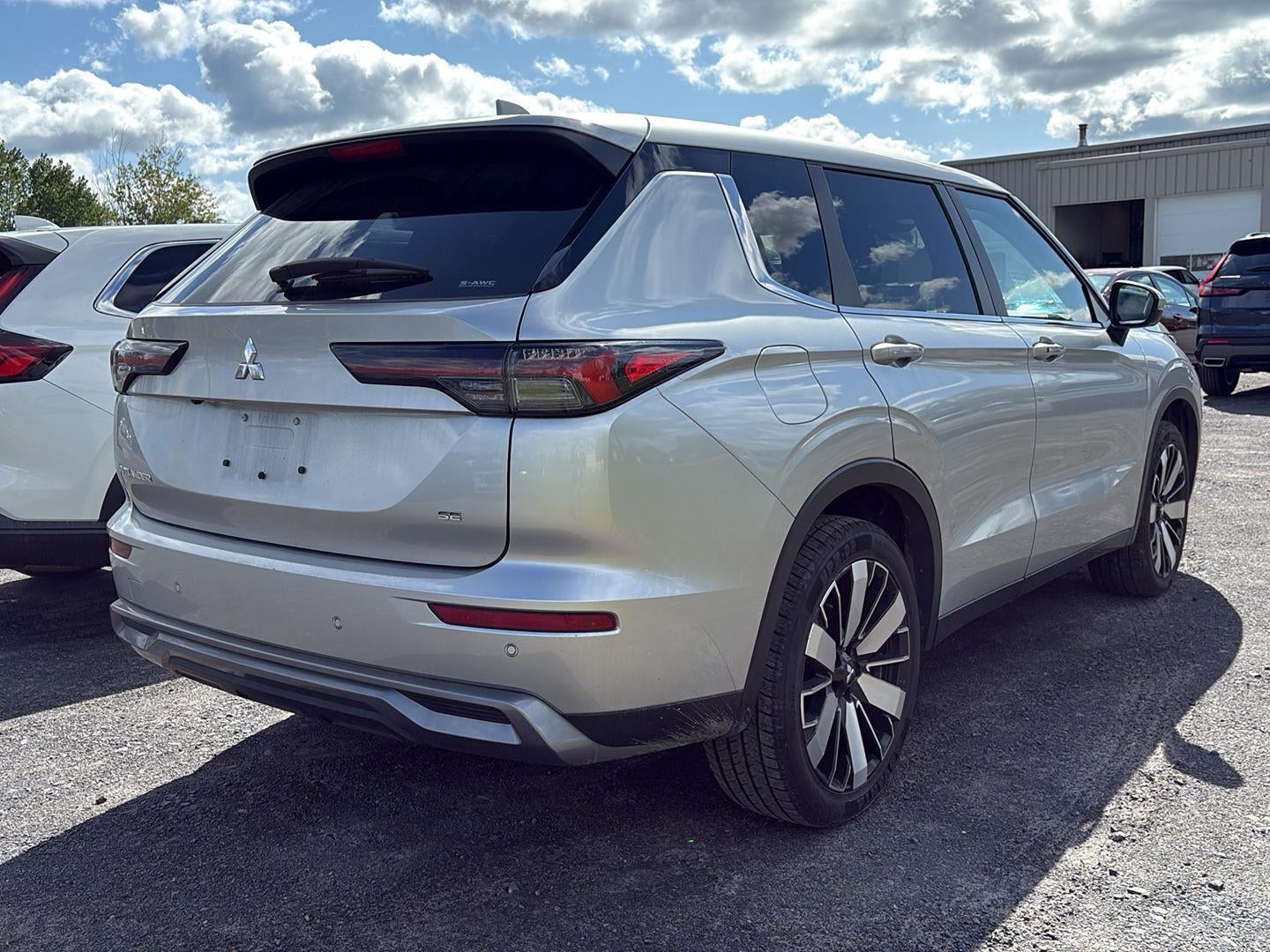 2025 Mitsubishi Outlander SE