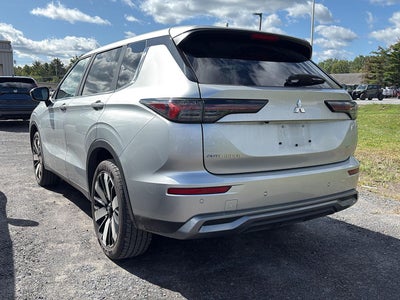 2025 Mitsubishi Outlander SE