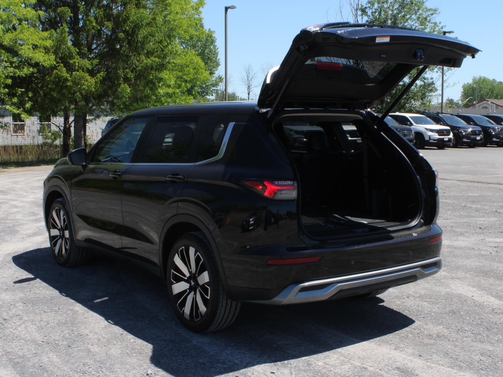 2025 Mitsubishi Outlander SE