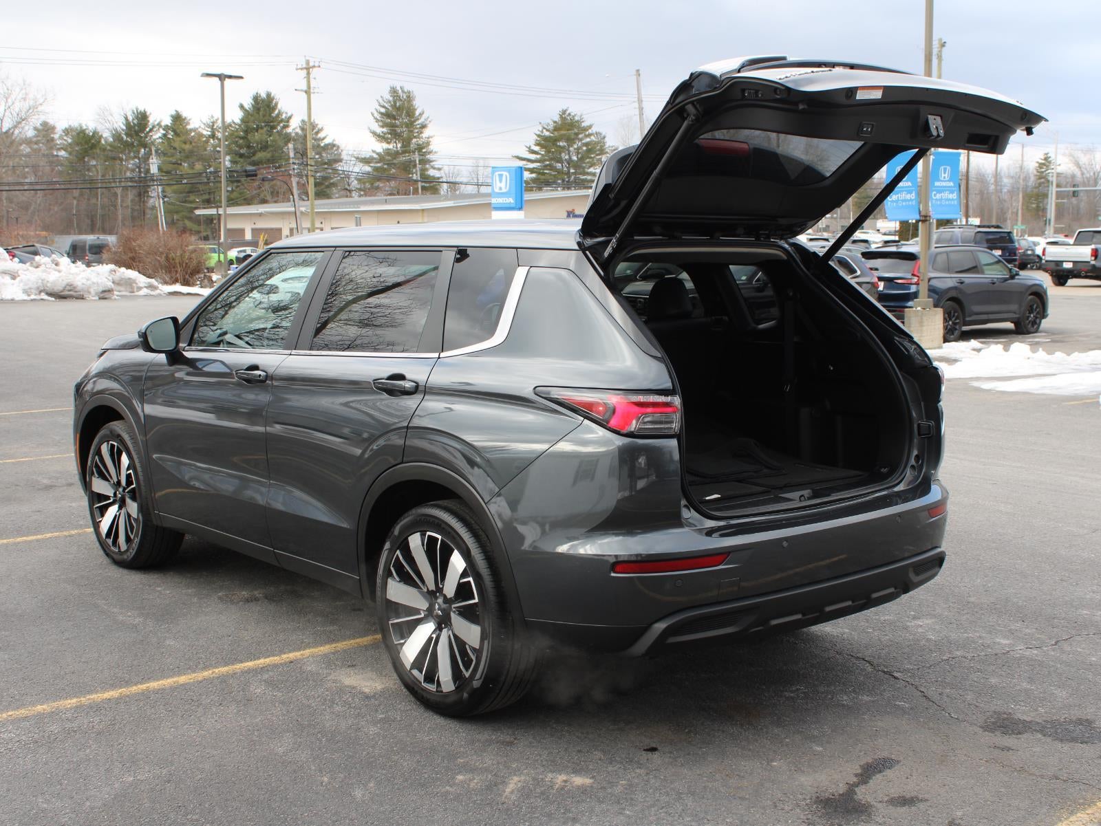 2025 Mitsubishi Outlander SE