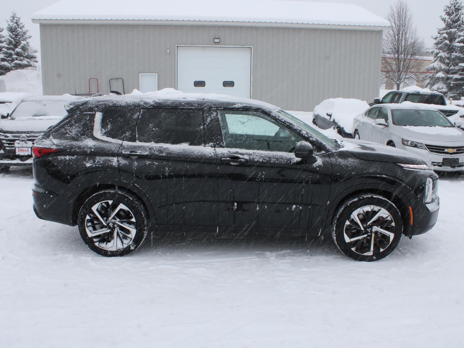 2022 Mitsubishi Outlander ES