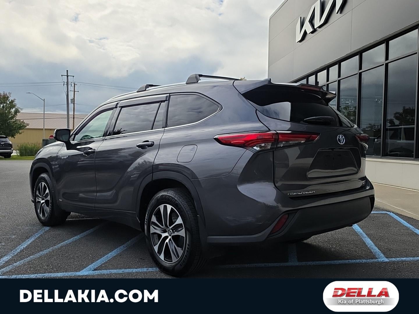 2021 Toyota Highlander Hybrid XLE