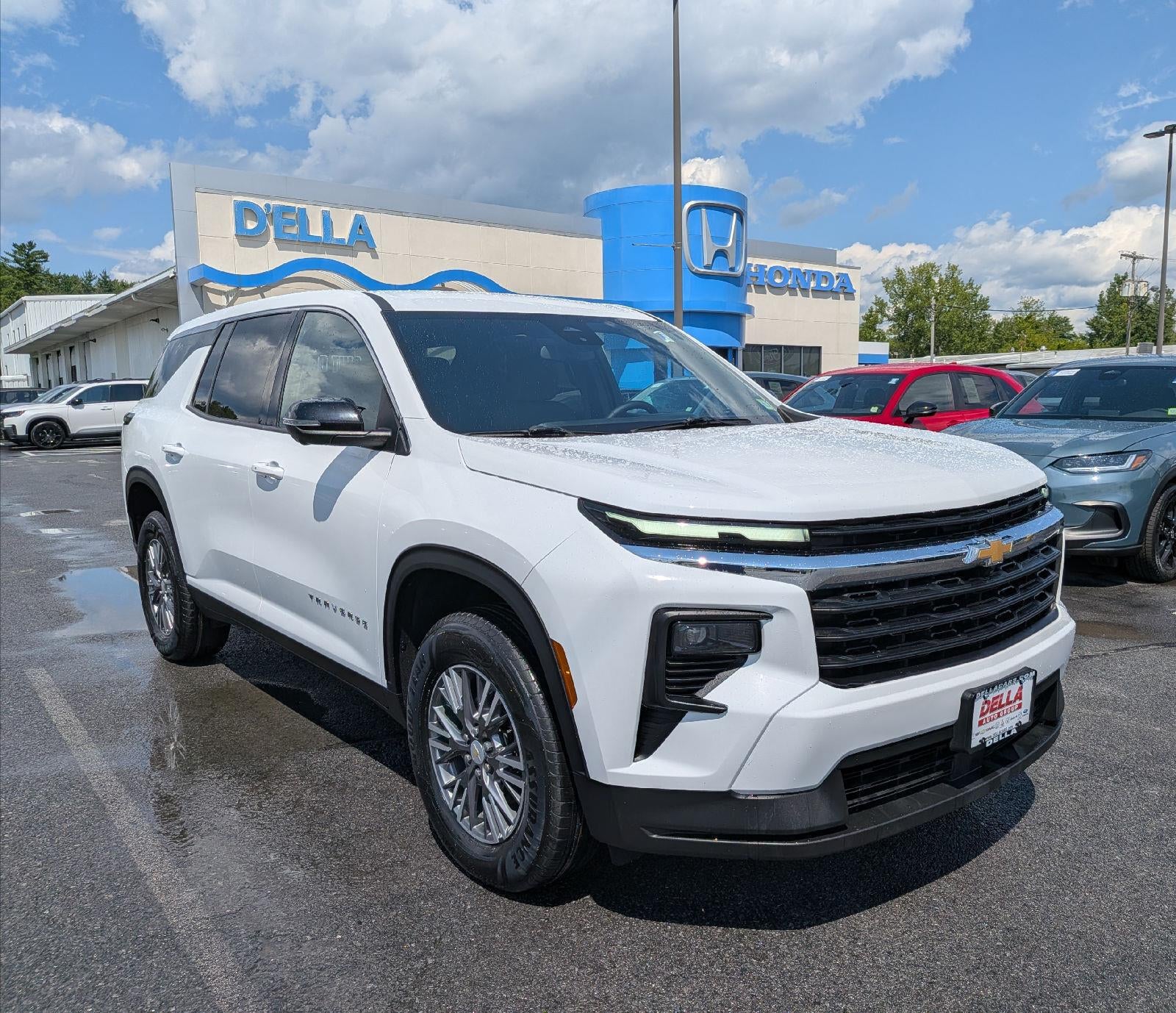 2024 Chevrolet Traverse AWD LS