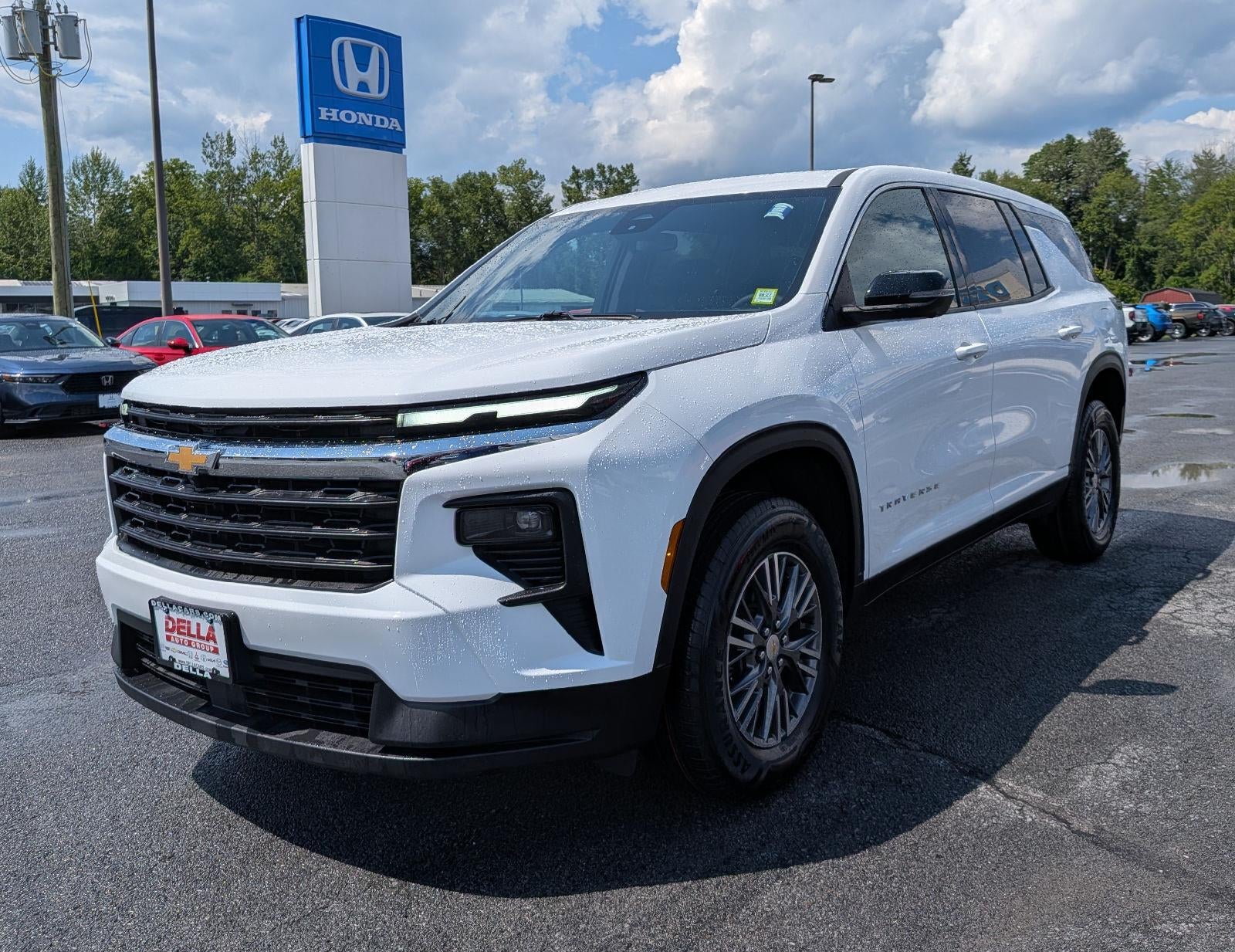 2024 Chevrolet Traverse AWD LS