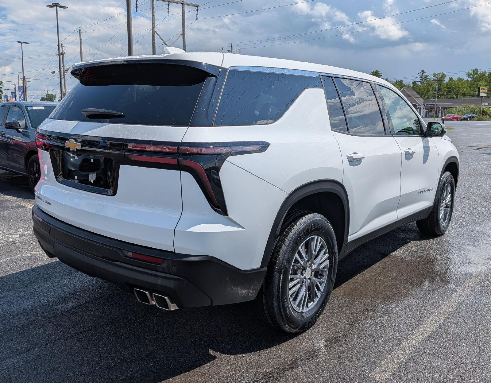 2024 Chevrolet Traverse AWD LS