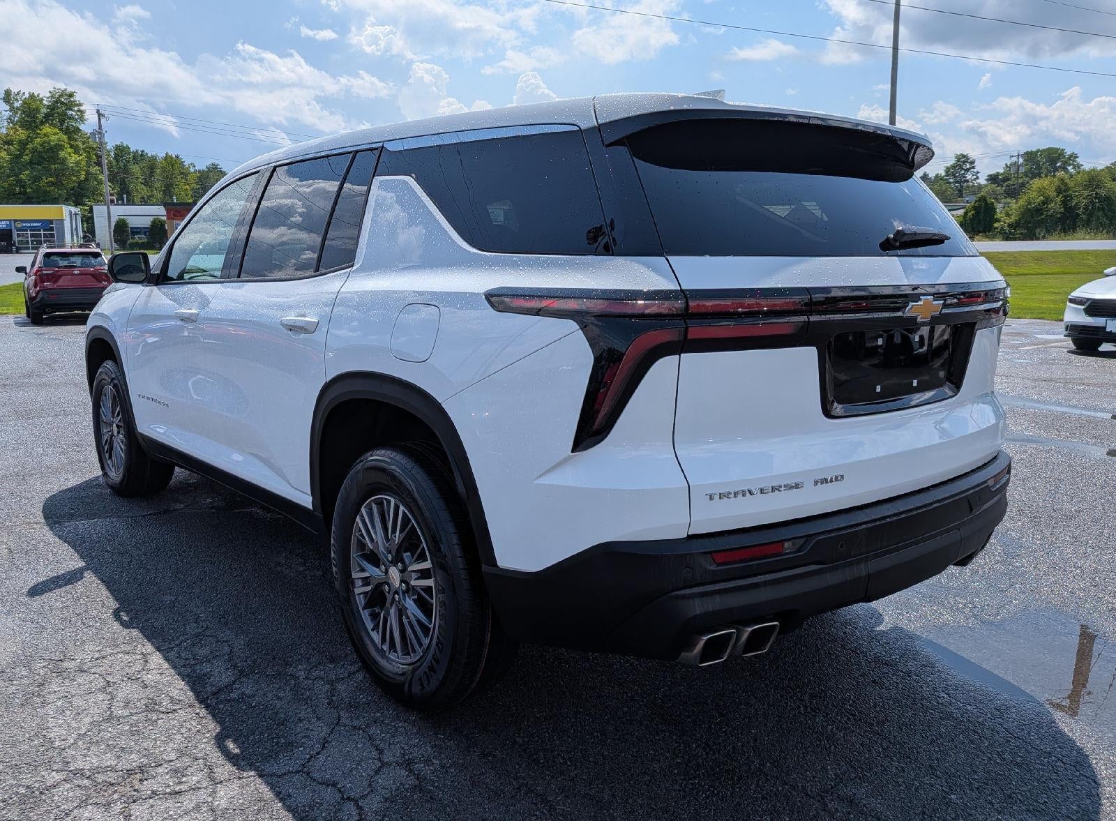 2024 Chevrolet Traverse AWD LS