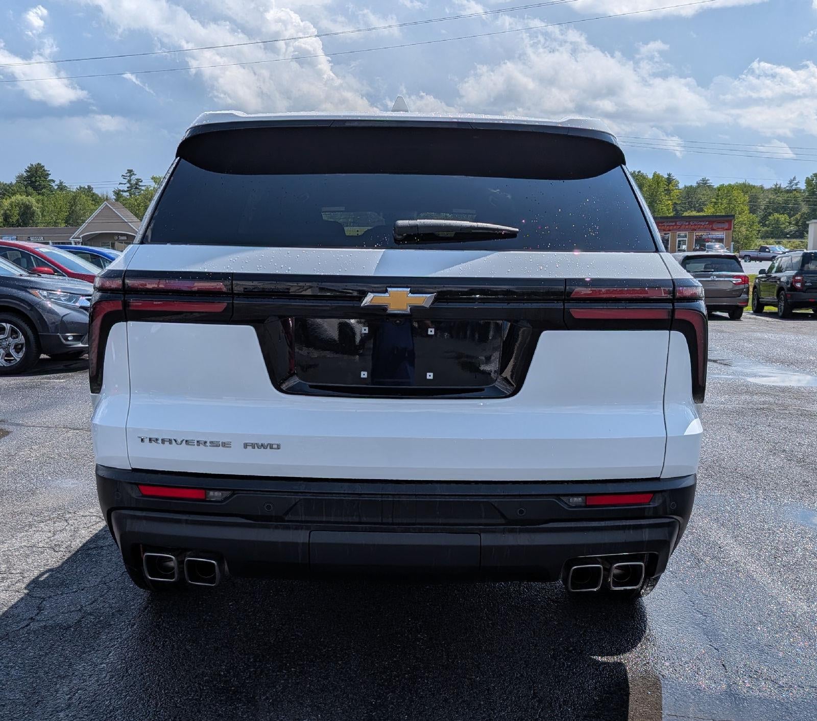 2024 Chevrolet Traverse AWD LS