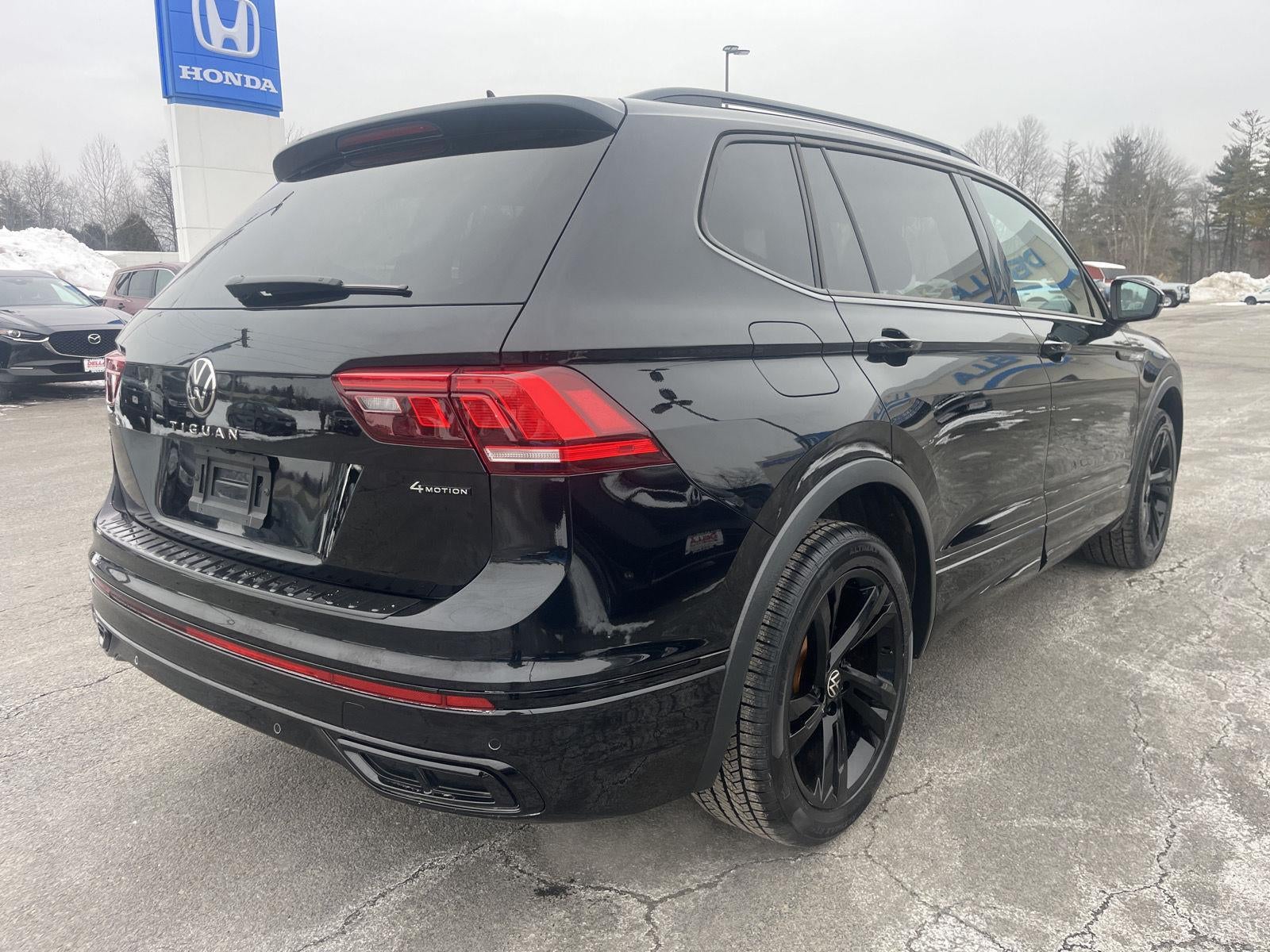 2024 Volkswagen Tiguan SE R-Line Black