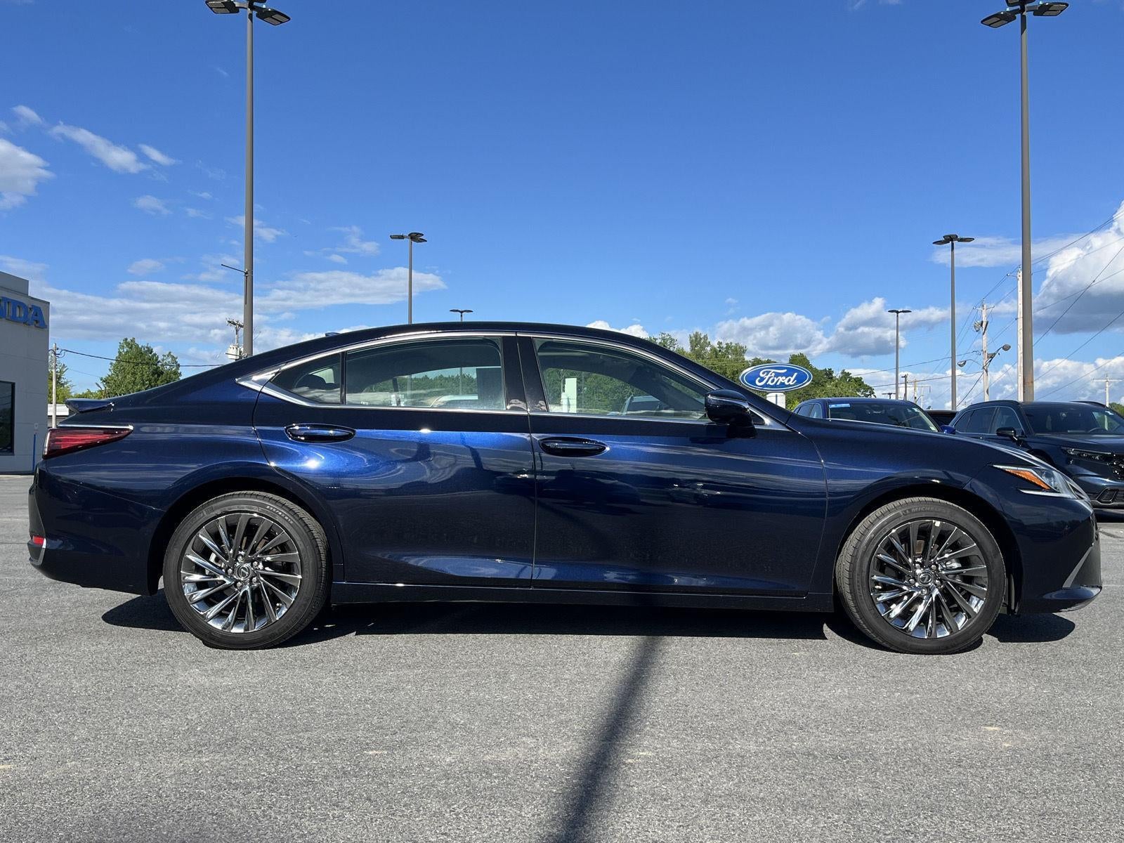 2025 Lexus ES ES 300h Luxury