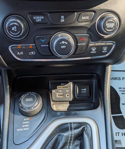 2016 Jeep Cherokee Sport