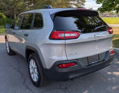 2016 Jeep Cherokee Sport