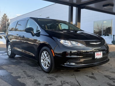 2024 Chrysler Voyager LX