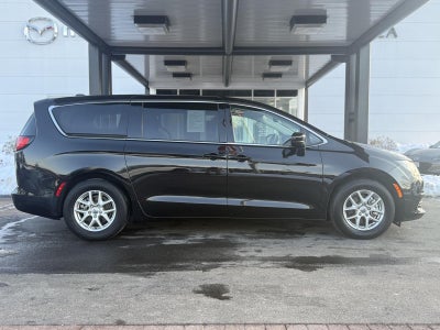 2024 Chrysler Voyager LX