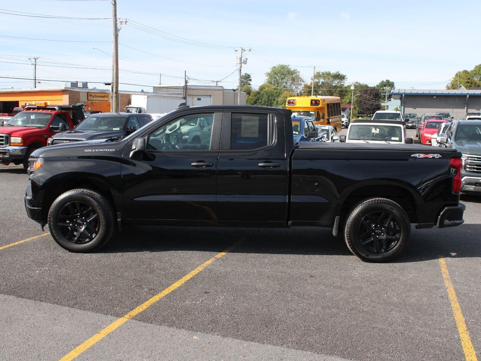 2025 Chevrolet Silverado 1500 Custom