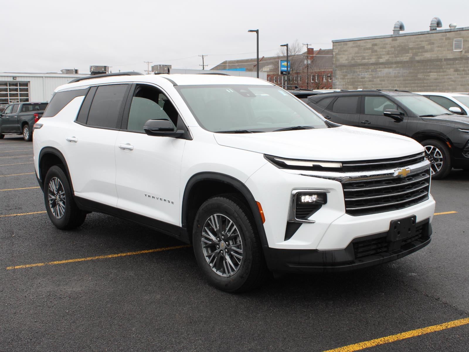 2025 Chevrolet Traverse LT