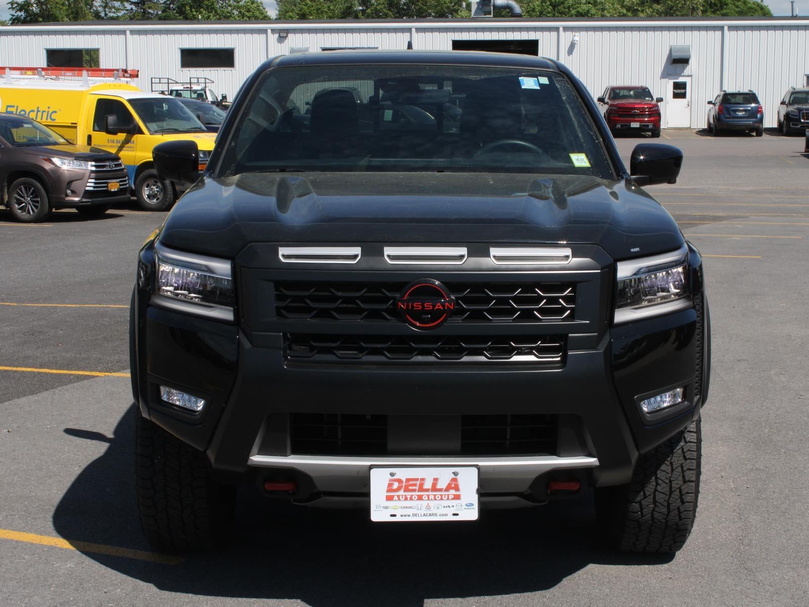2025 Nissan Frontier Crew Cab PRO-4X 4x4