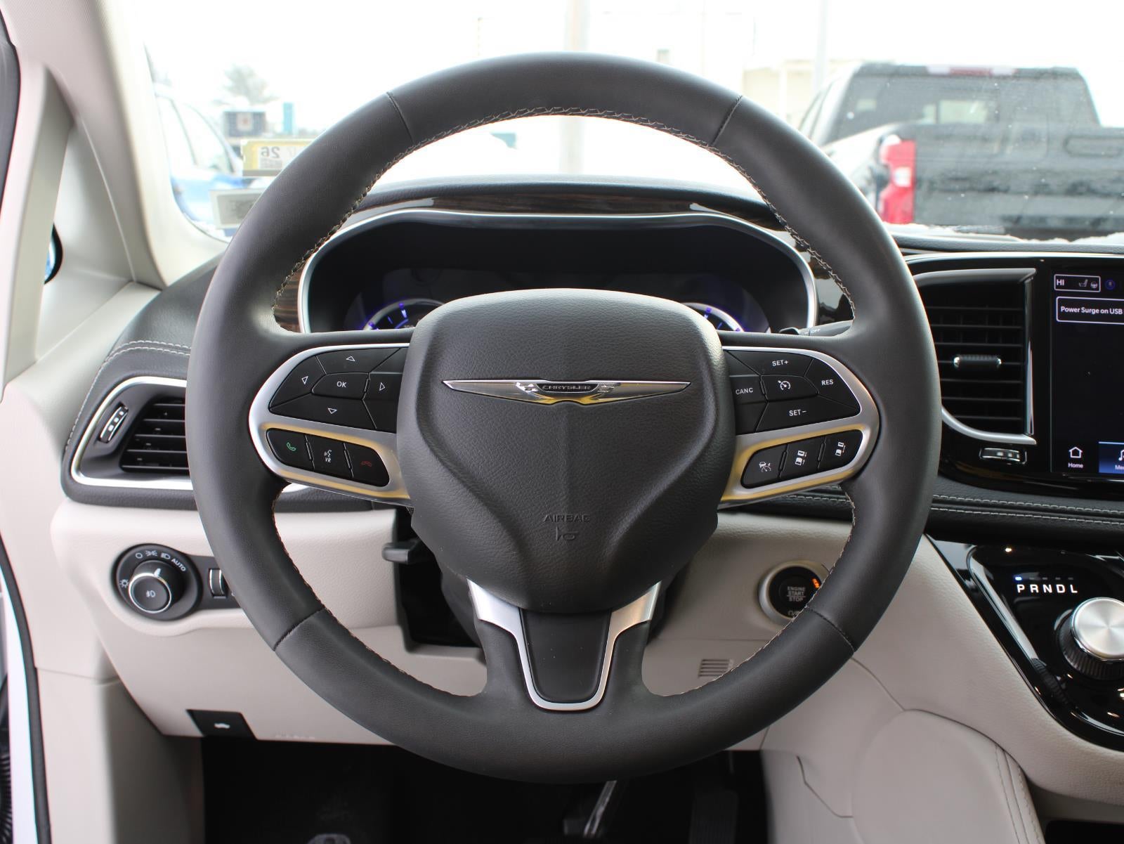 2023 Chrysler Pacifica Hybrid Limited