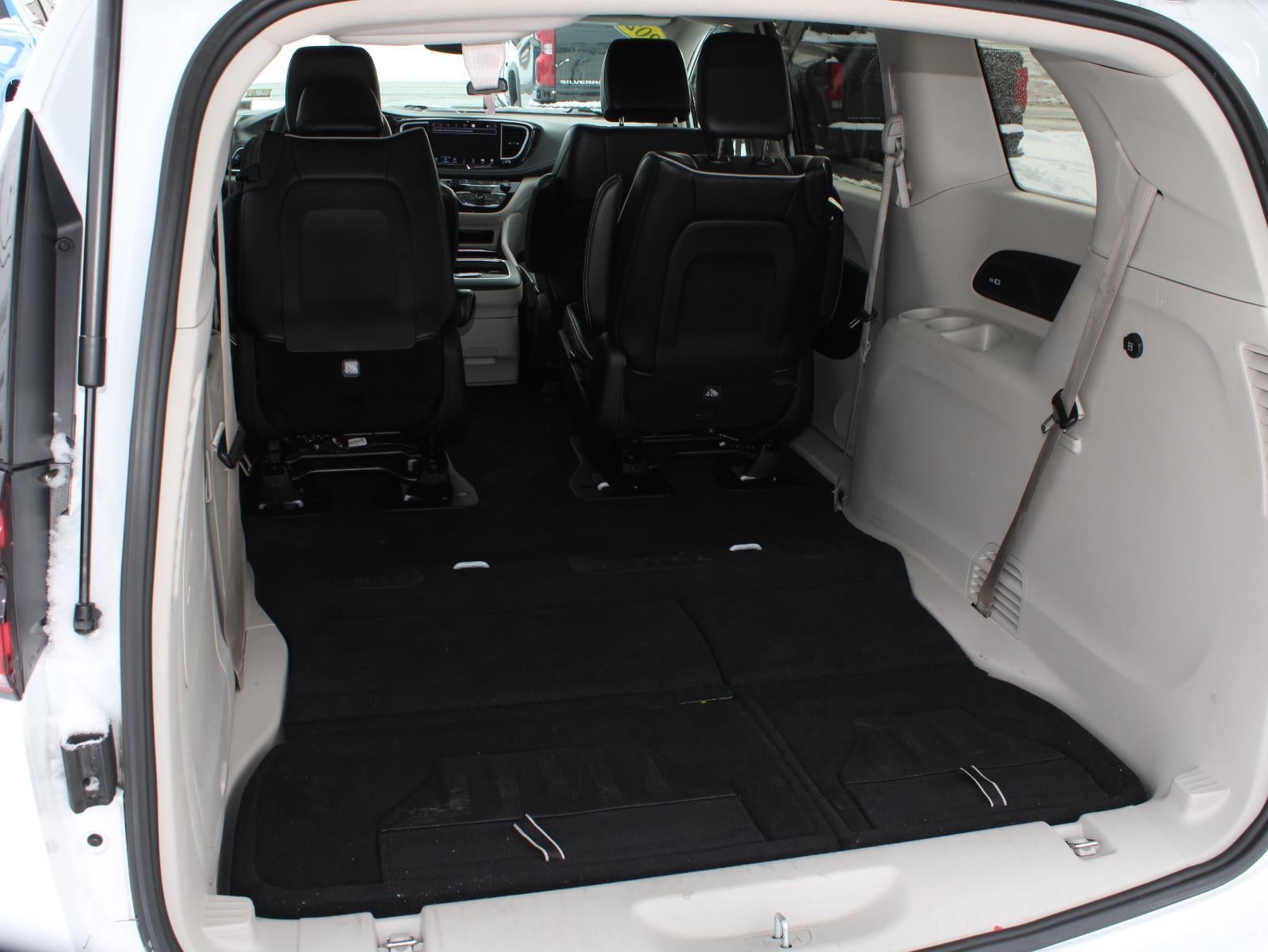 2023 Chrysler Pacifica Hybrid Limited