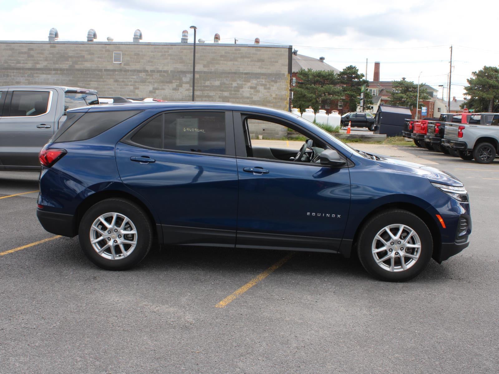 2023 Chevrolet Equinox LS