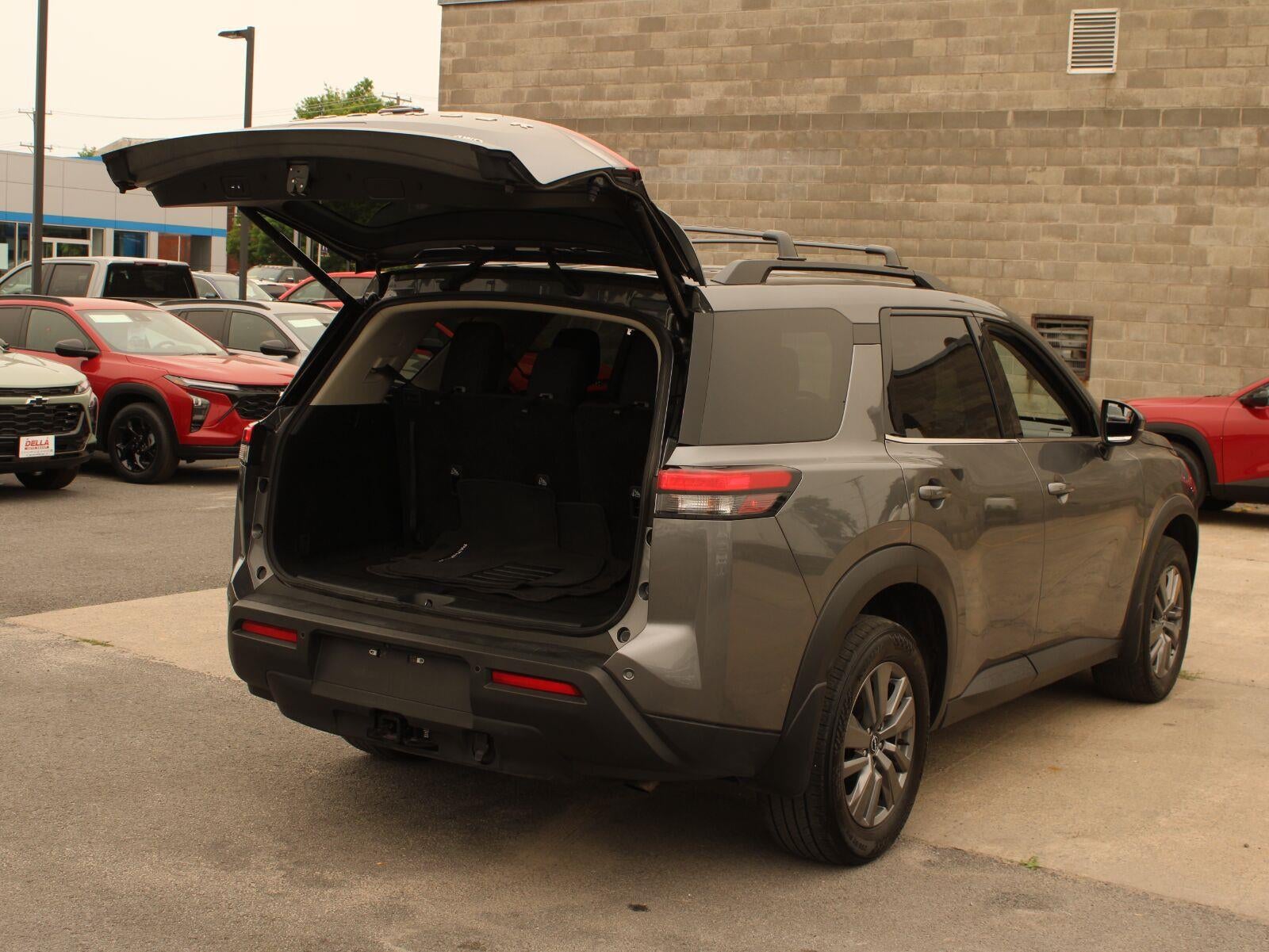 2025 Nissan Pathfinder SV 4WD