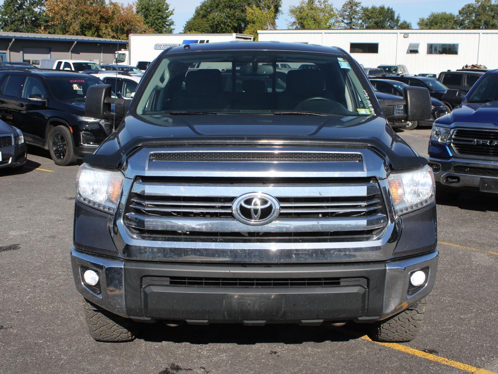 2017 Toyota Tundra SR5 5.7L V8