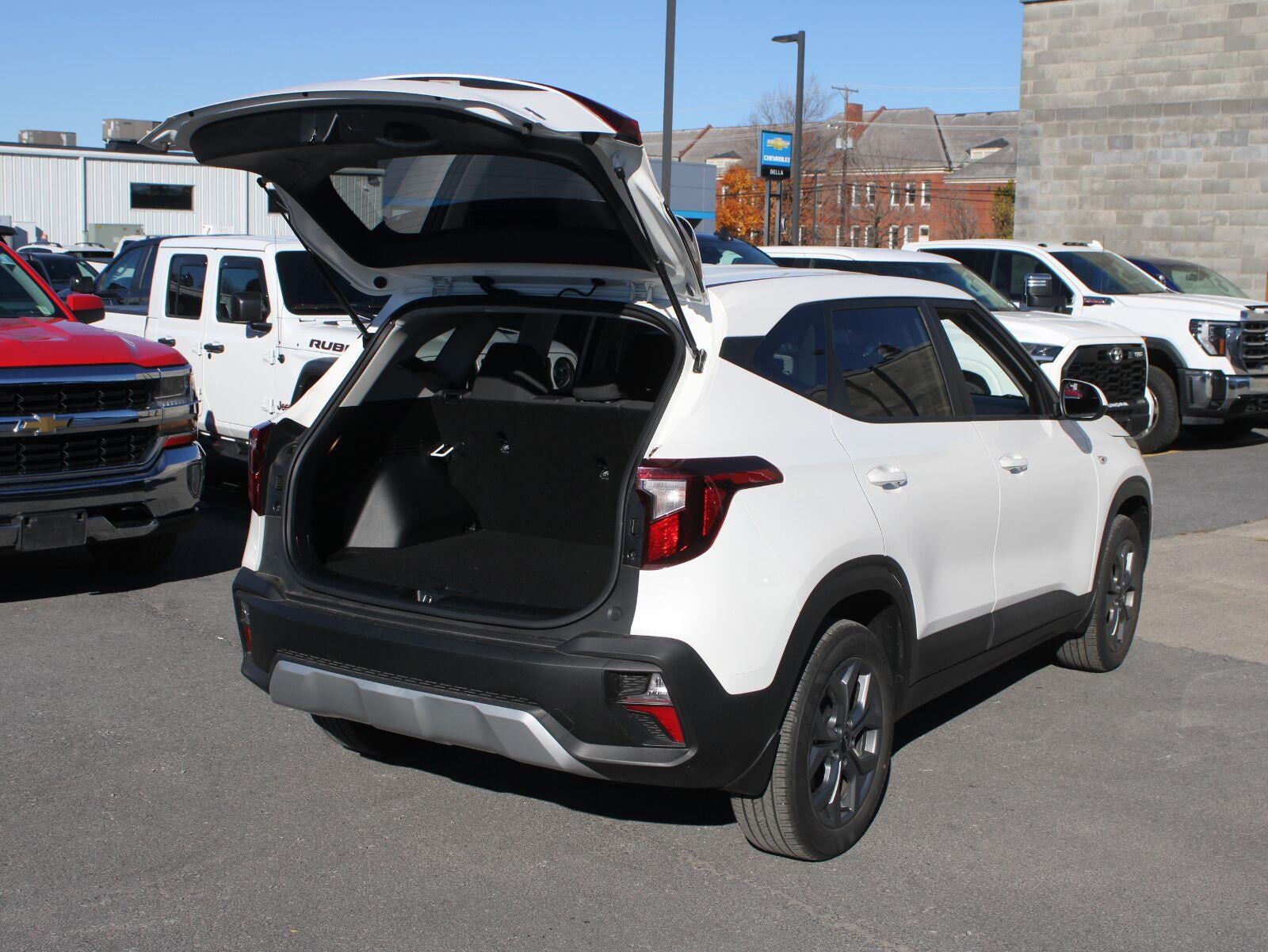 2025 Kia Seltos LX